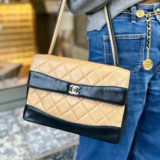 jt796-chanel-vintage-bicolor-beige-black-lambskin-flap-bag