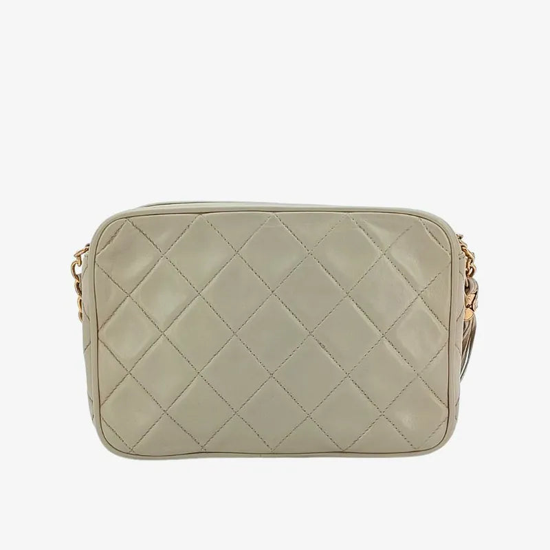 ra968-chanel-vintage-beige-lambskin-tassel-camera-bag