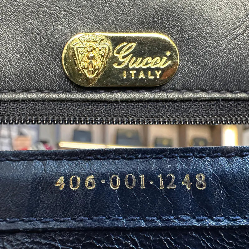 jw815-gucci-vintage-navy-leather-shoulder-bag