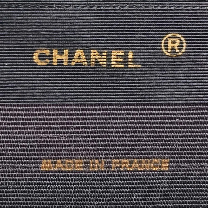 ju363-chanel-vintage-burgundy-lambskin-quilted-shoulder-bag