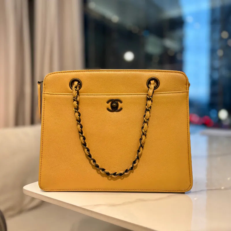 jx076-chanel-vintage-beige-calfskin-handbag