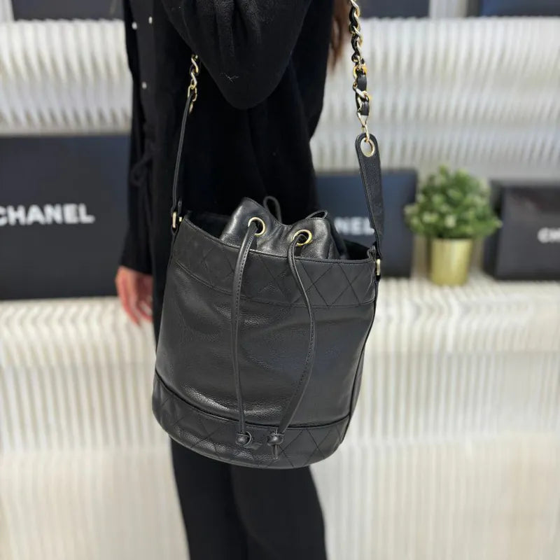 jw458-chanel-vintage-black-caviar-leather-bucket-bag