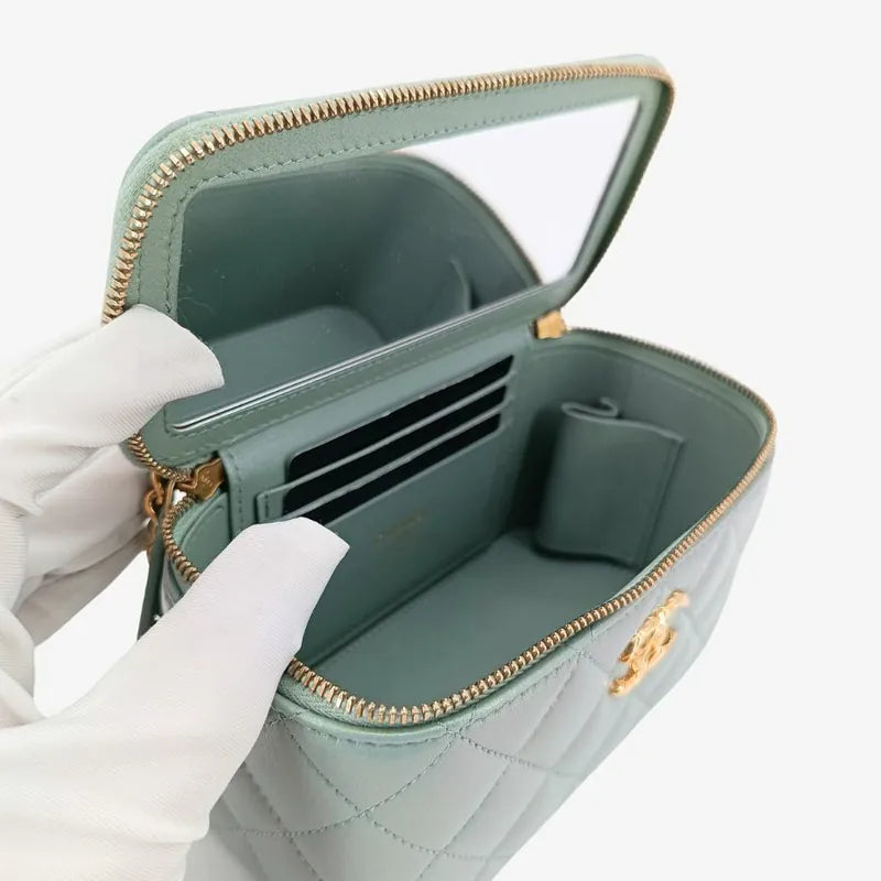 c493-chanel-metallic-light-green-lambskin-long-vanity-case