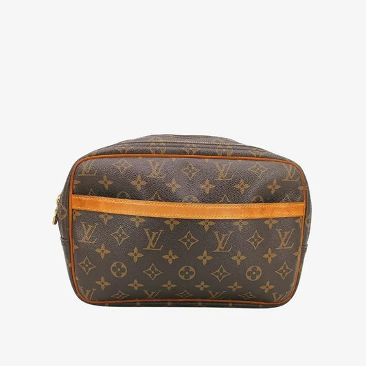 js655-louis-vuitton-reporter