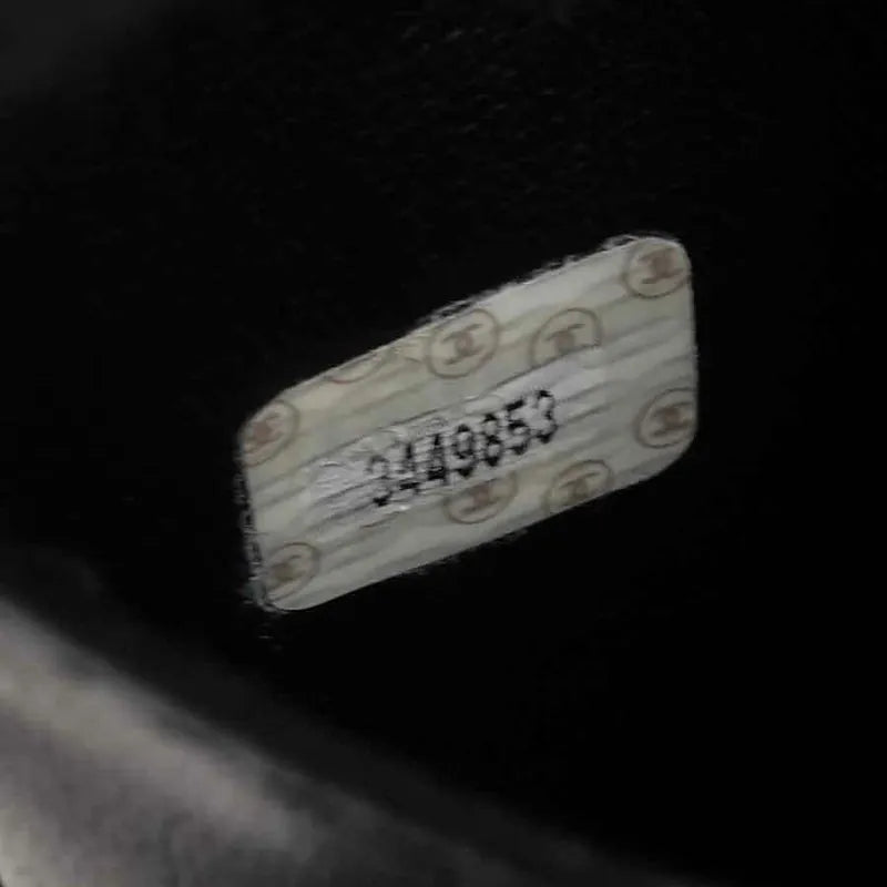 jr731-chanel-vintage-black-lambskin-pvc-cosmetic-bag