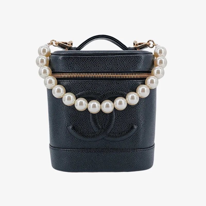 ju710-chanel-vintage-black-caviar-leather-cosmetic-bag