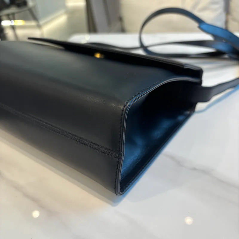 jx912-salvatore-ferragamo-vintage-navy-vara-ribbon-shoulder-bag