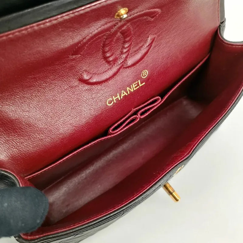 c416-chanel-vintage-black-lambskin-23cm-classic-flap-bag