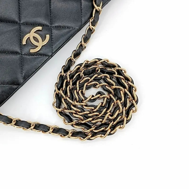 js512-chanel-vintage-black-lambskin-quilted-tote-bag