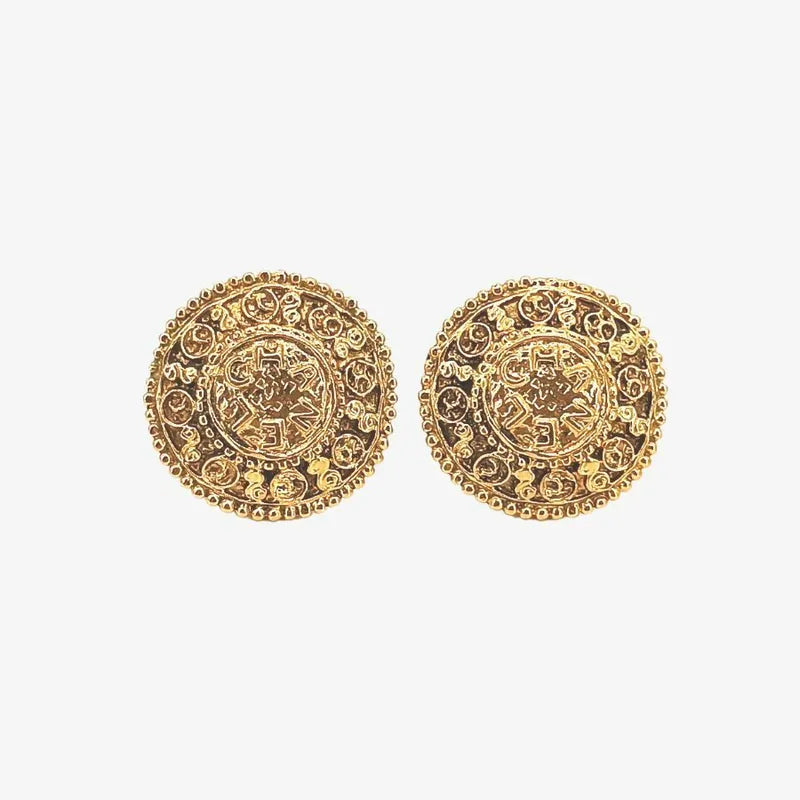 js480-chanel-vintage-round-gold-plated-clip-on-earrings