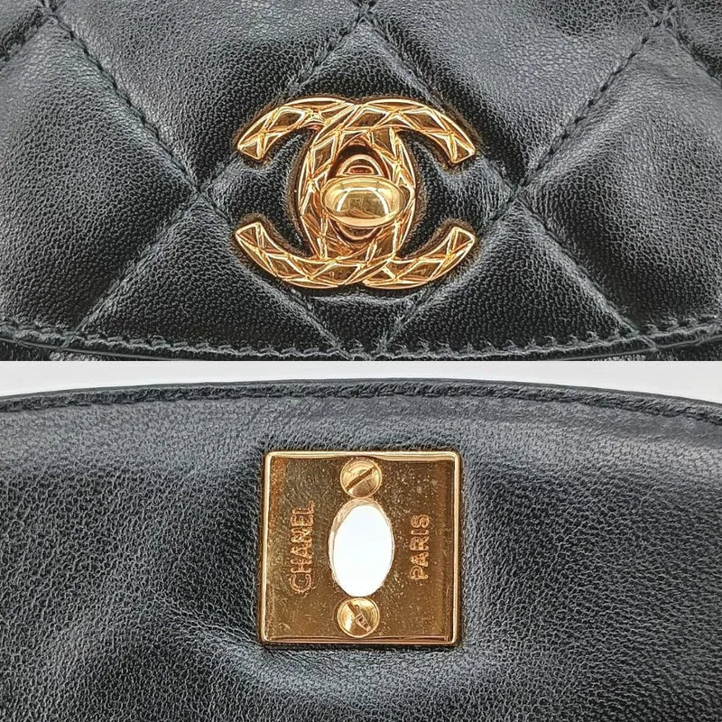 ra639-chanel-vintage-black-lambskin-quilted-camera-bag