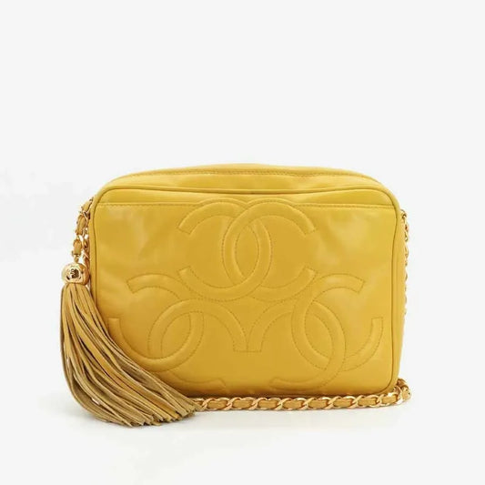 jr722-chanel-vintage-yellow-lambskin-embossed-logo-camera-bag