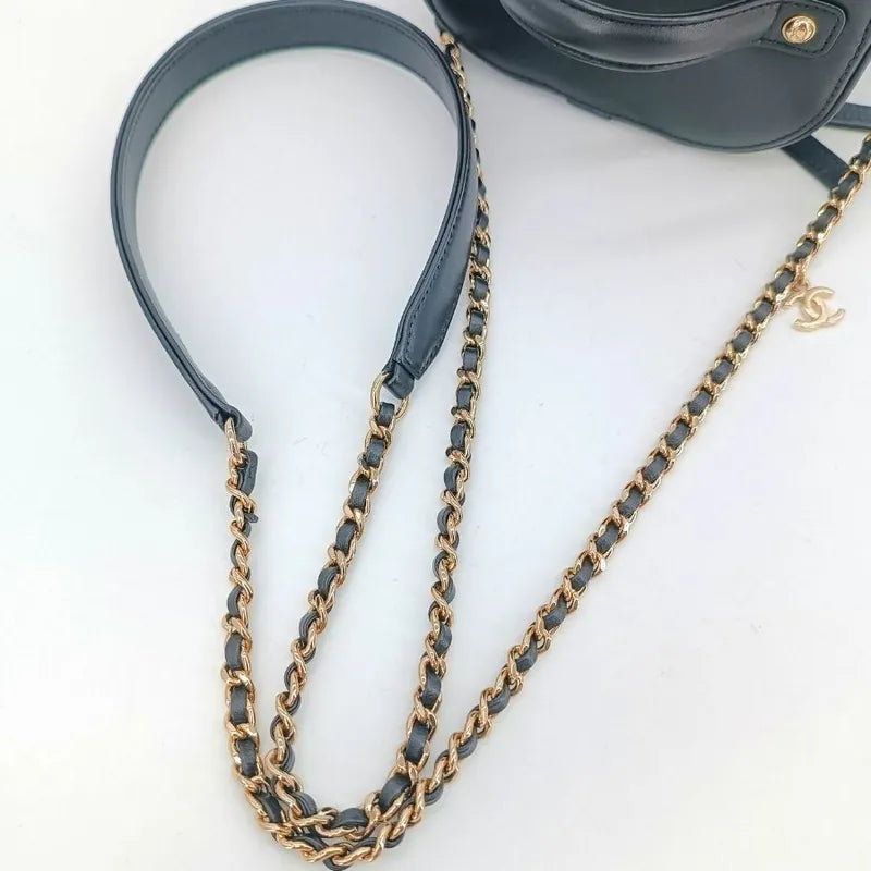 ra179-chanel-black-lambskin-vanity-case-bag