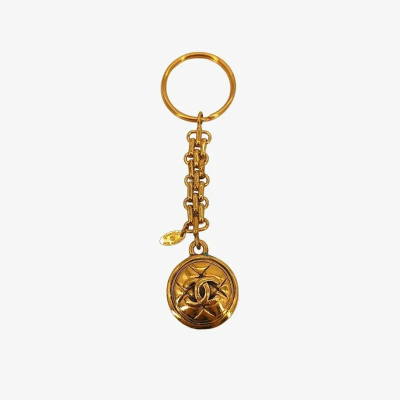 ra157-chanel-gold-key-ring