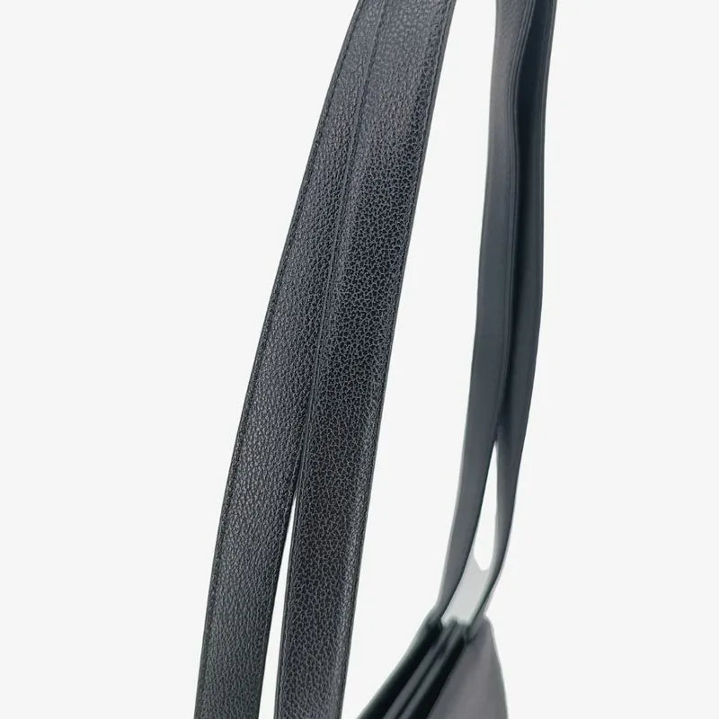 jt521-chanel-vintage-black-caviar-leather-cc-logo-shoulder-bag