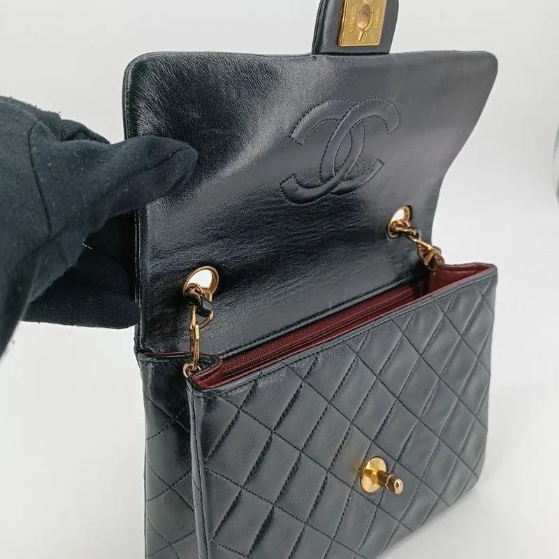 jt099-chanel-vintage-black-lambskin-20cm-mini-square-flap-bag