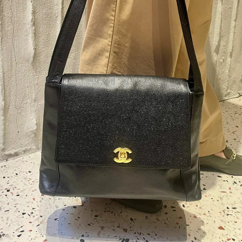 rb615-chanel-vintage-black-caviar-leather-shoulder-bag