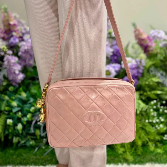 c566-chanel-vintage-pink-lambskin-camera-bag