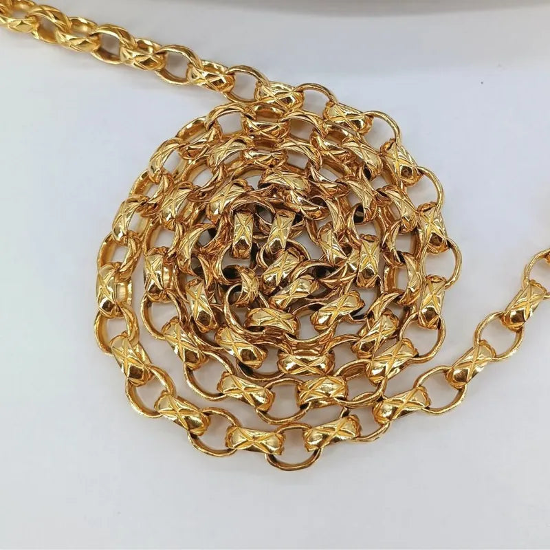 jt442-chanel-vintage-beige-lambskin-gold-chain-camera-bag