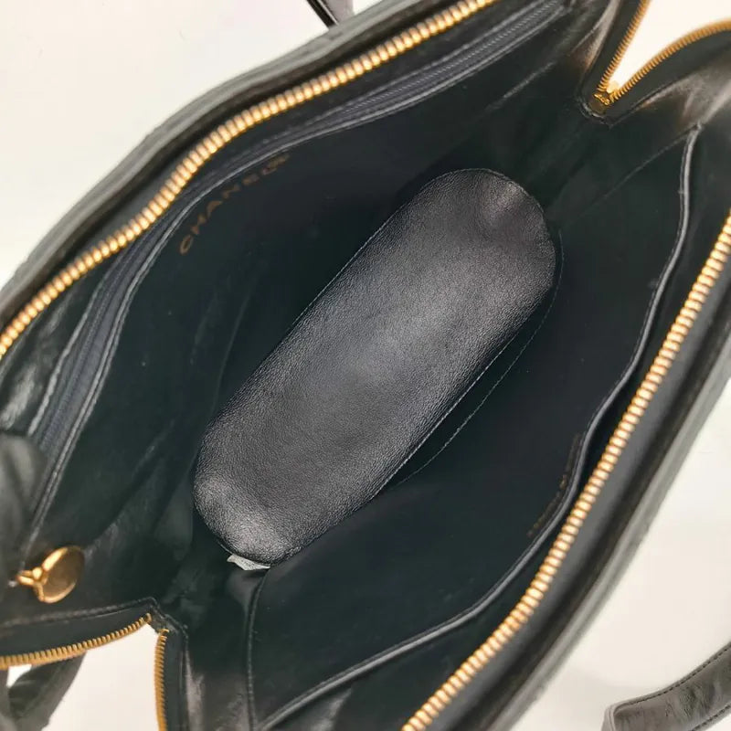 jw210-chanel-vintage-black-lambskin-quilted-tote-bag