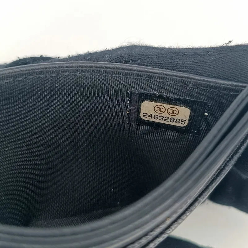 ra004-chanel-black-caviar-leather-card-holder