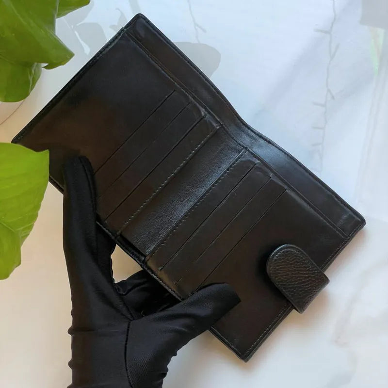 rc030-chanel-vintage-black-caviar-leather-wallet