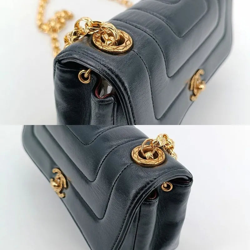 js675-chanel-vintage-black-lambskin-gold-chain-flap-bag