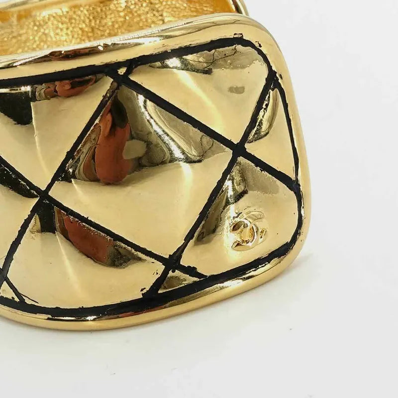 jr889-chanel-gold-quilted-cuff-bracelet