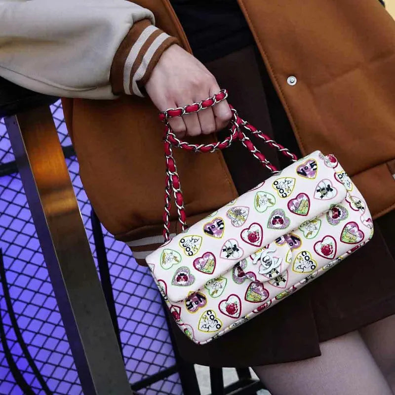jr858-chanel-pink-canvas-valentine-heart-print-flap-bag