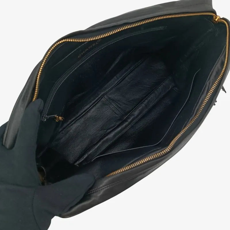 jr201-chanel-vintage-black-lambskin-pocket-camera-bag