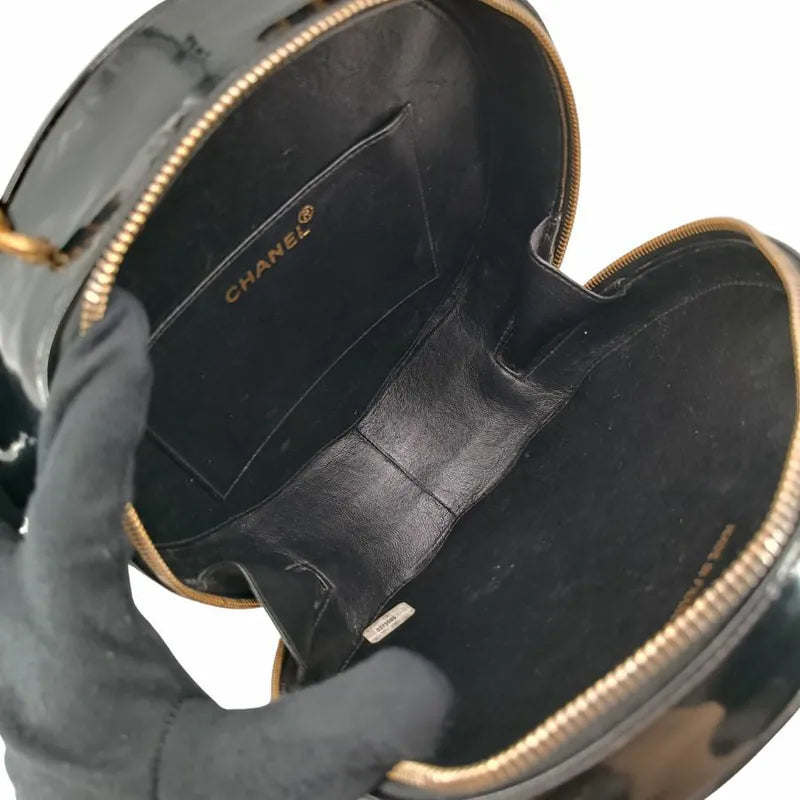 sh021-chanel-vintage-black-patent-leather-round-vanity-handbag