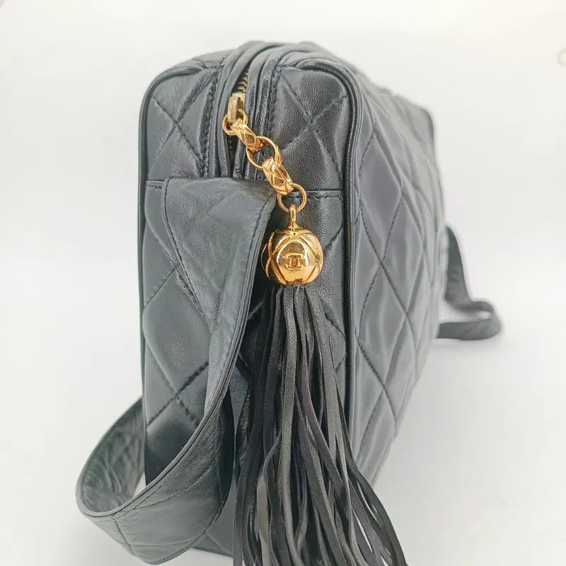 ju947-chanel-vintage-black-lambskin-quilted-camera-bag