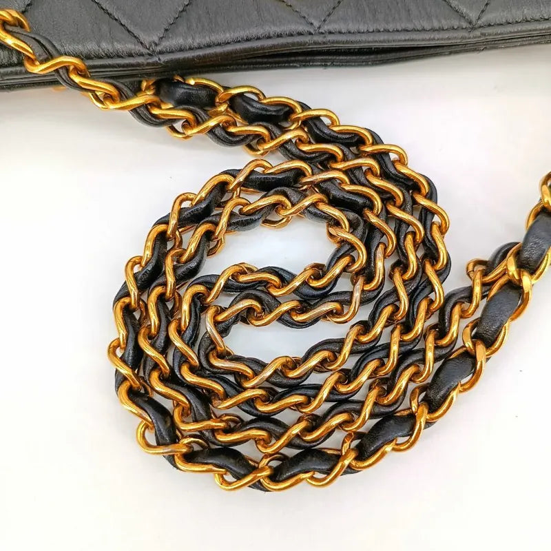 ra010-chanel-vintage-black-lambskin-quilted-tote-bag