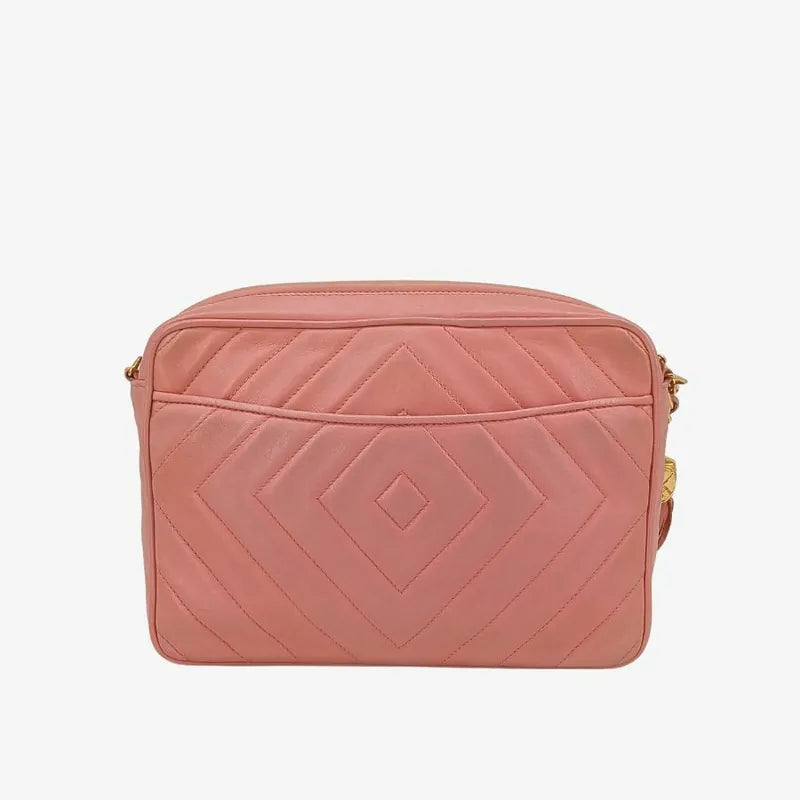ra022-chanel-vintage-pink-lambskin-tassel-camera-bag