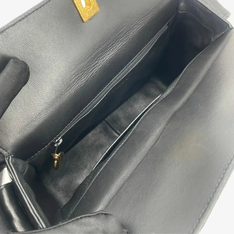 rc331-chanel-vintage-black-lambskin-cc-turnlock-shoulder-bag