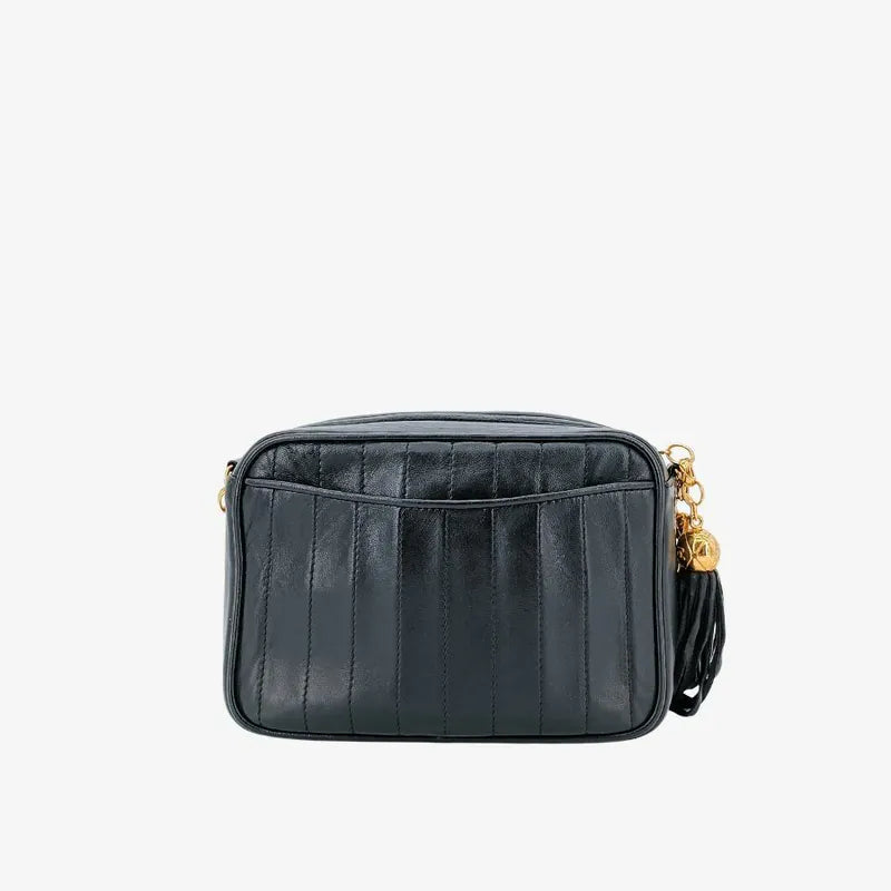 rb471-chanel-vintage-black-lambskin-tassels-gold-chain-camera-bag