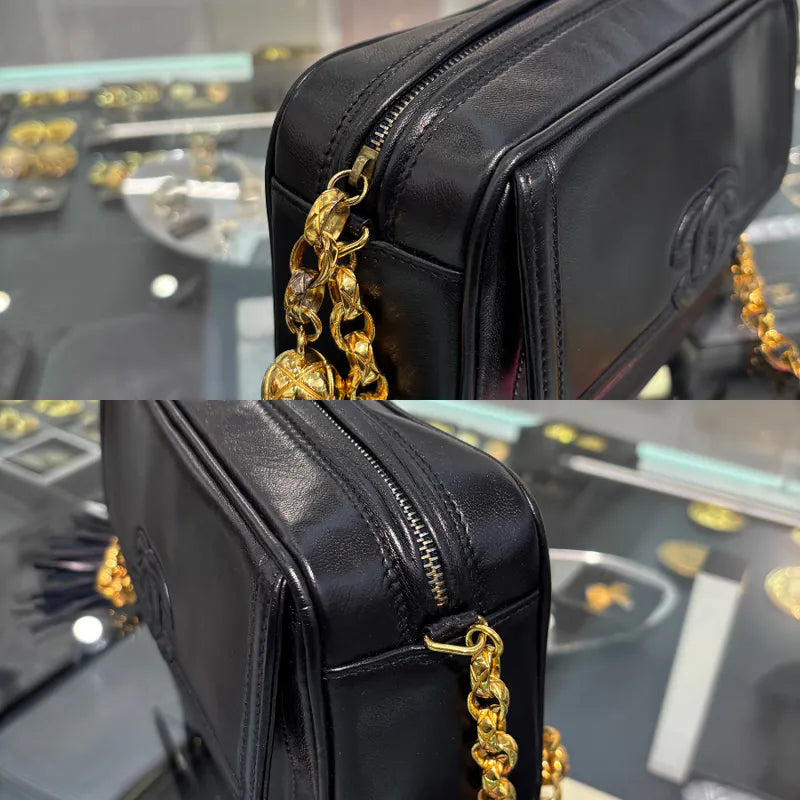 rc584-chanel-vintage-navy-lambskin-gold-chain-camera-bag