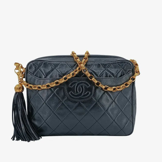 c501-chanel-vintage-black-lambskin-gold-chain-camera-bag
