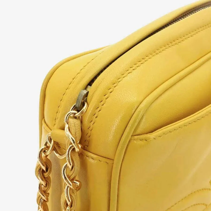 jr722-chanel-vintage-yellow-lambskin-embossed-logo-camera-bag