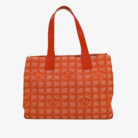 ra476-chanel-vintage-red-nylon-tote-bag