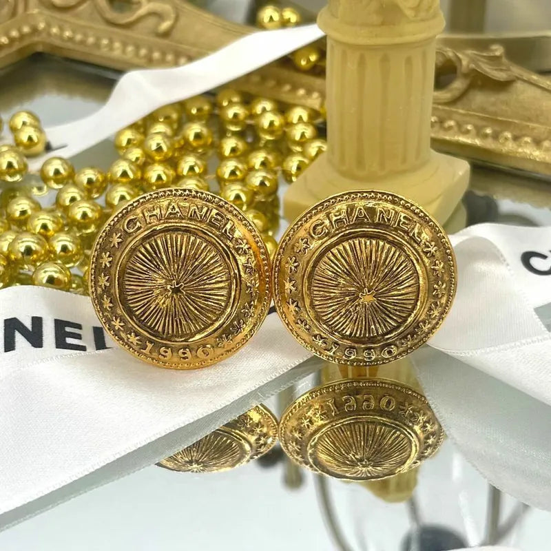 jm891-chanel-vintage-gold-plated-clip-on-earrings