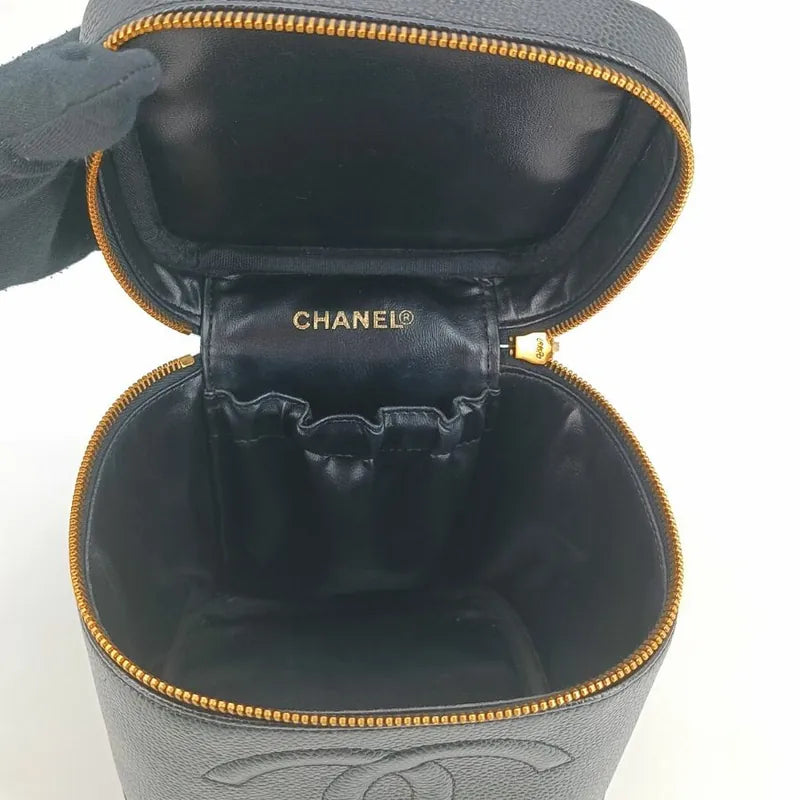 jah133-chanel-vintage-black-caviar-leather-cosmetic-bag