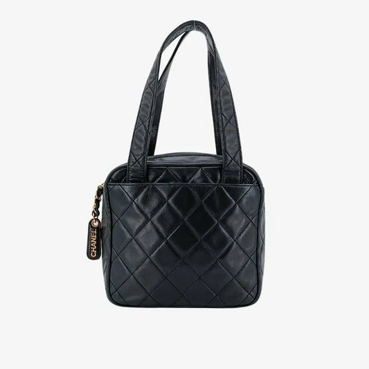 ra717-chanel-vintage-black-lambskin-quilted-handbag