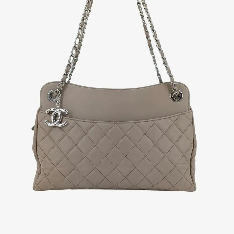 yu007-chanel-brown-lambskin-quilted-tote-bag