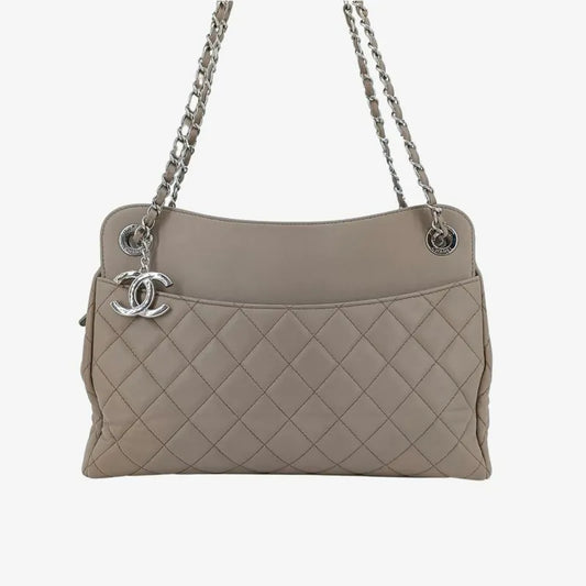 yu007-chanel-brown-lambskin-quilted-tote-bag