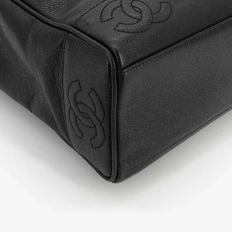jr185-chanel-vintage-black-caviar-leather-6cc-embossed-logo-tote-bag