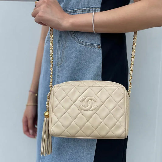 jah152-chanel-vintage-beige-lambskin-tassel-camera-bag
