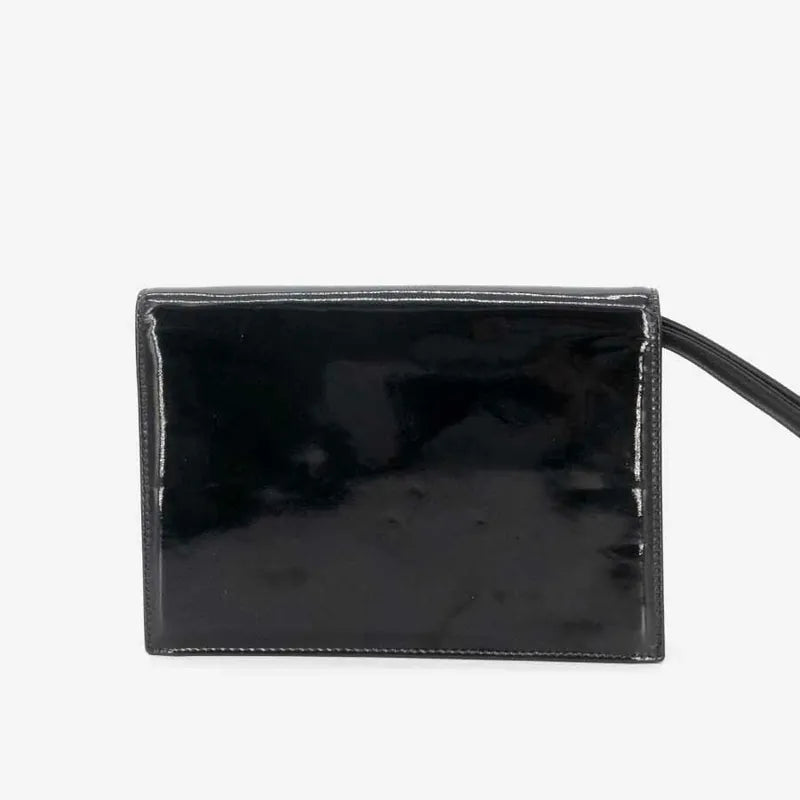 c241-chanel-black-patent-leather-handbag