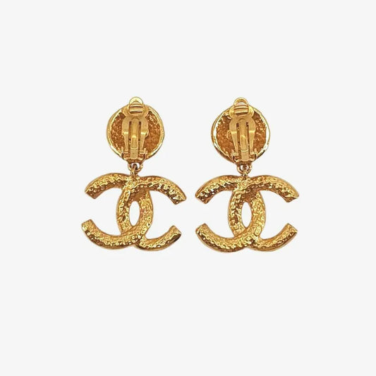 jt305-chanel-vintage-cc-dangle-gold-plated-clip-on-earrings