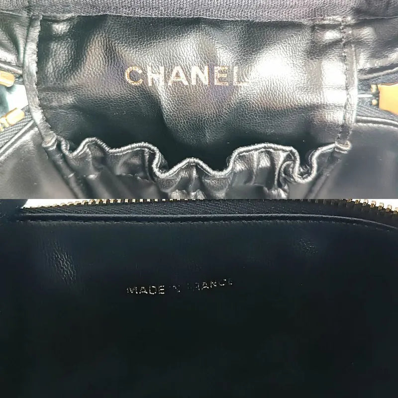 jt037-chanel-vintage-black-caviar-leather-cosmetic-bag